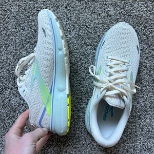 Broooks ghost 15 like new